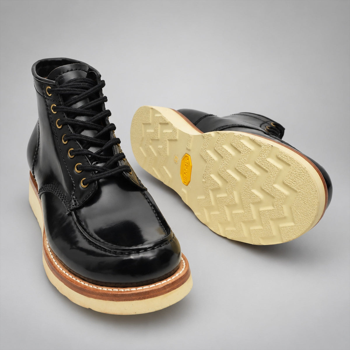 VanPasch 267129B Black horsebutt leather footwear, outsole view