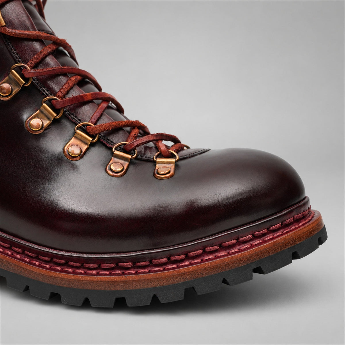 VanPasch 267125C Wine Red horsebutt leather footwear, toe detail view