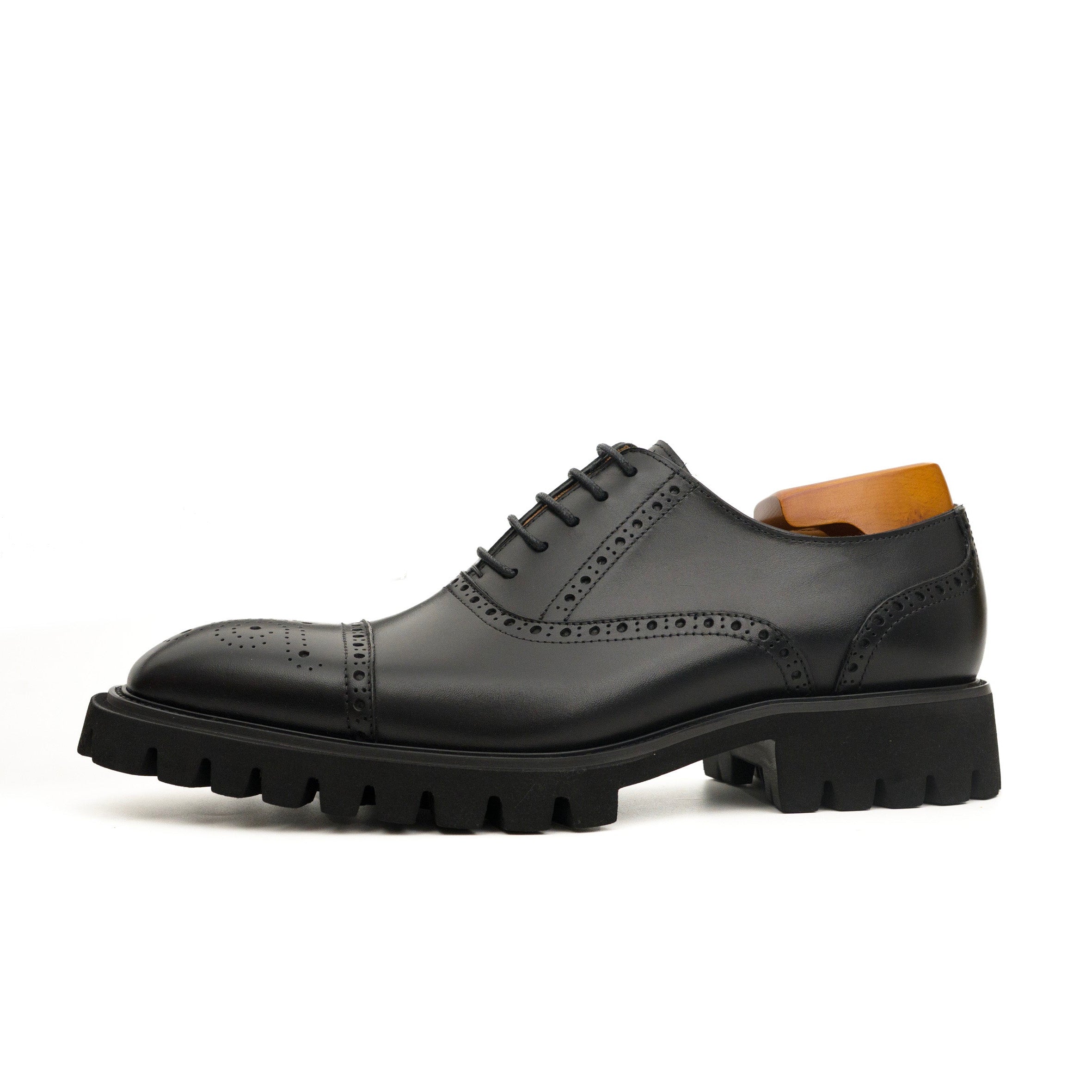 Black Wingtip Calf Leather Oxford Shoes | VanPasch