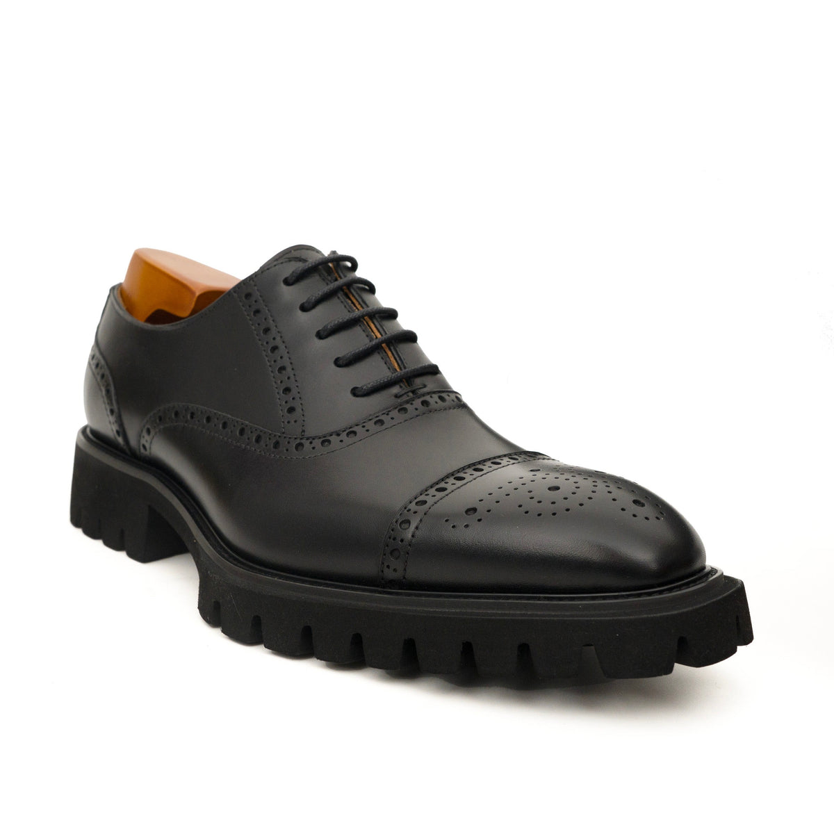 Black Wingtip Calf Leather Oxford Shoes | VanPasch
