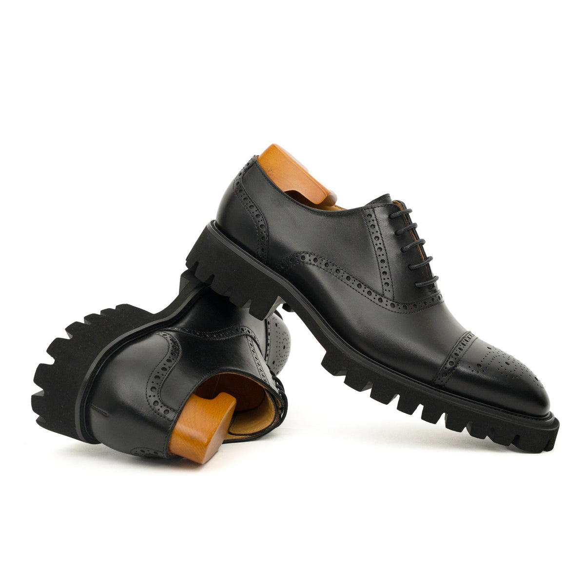 Black Wingtip Calf Leather Oxford Shoes | VanPasch