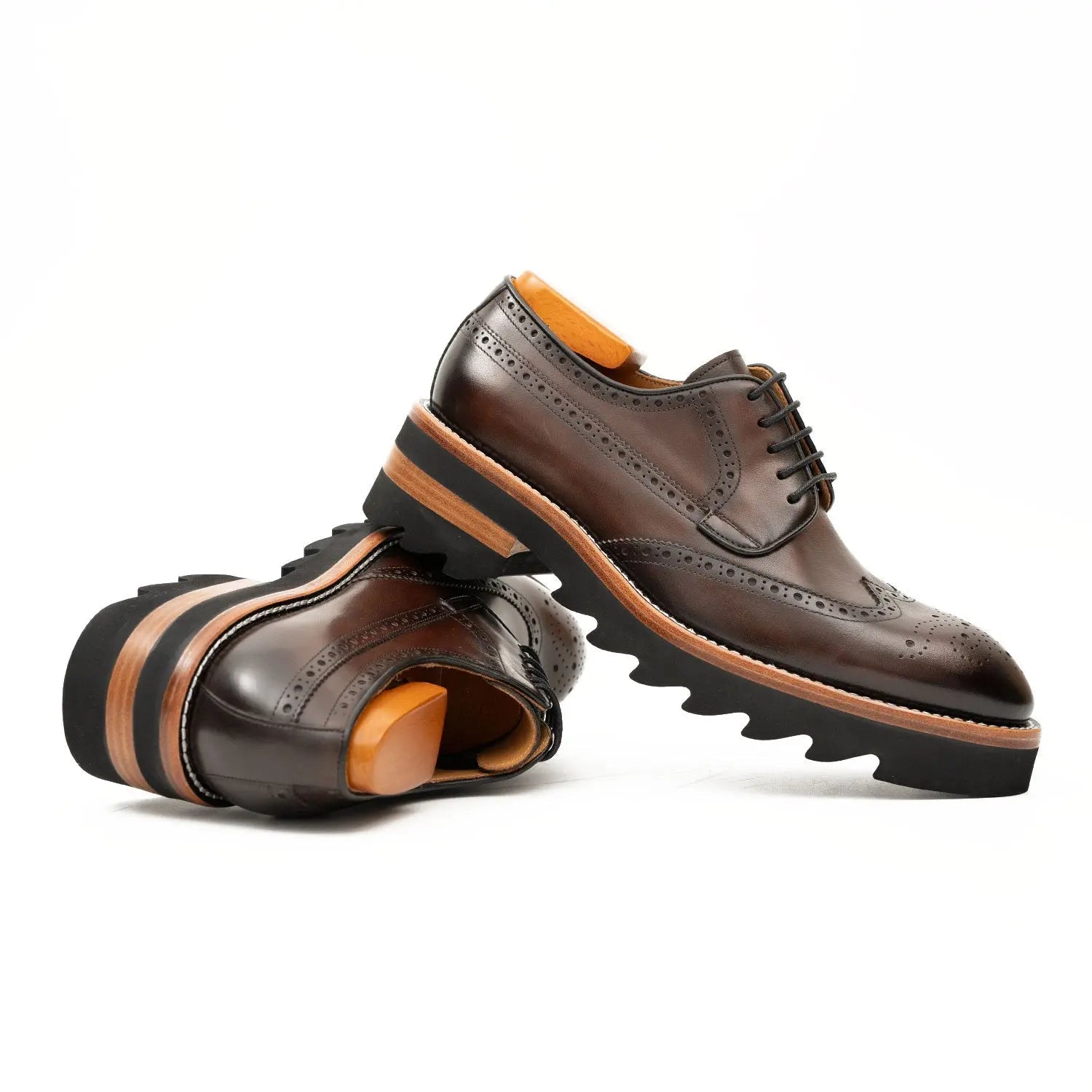 Calfskin Brogue Derby Shoes with Unique Leather Brown VanPasch