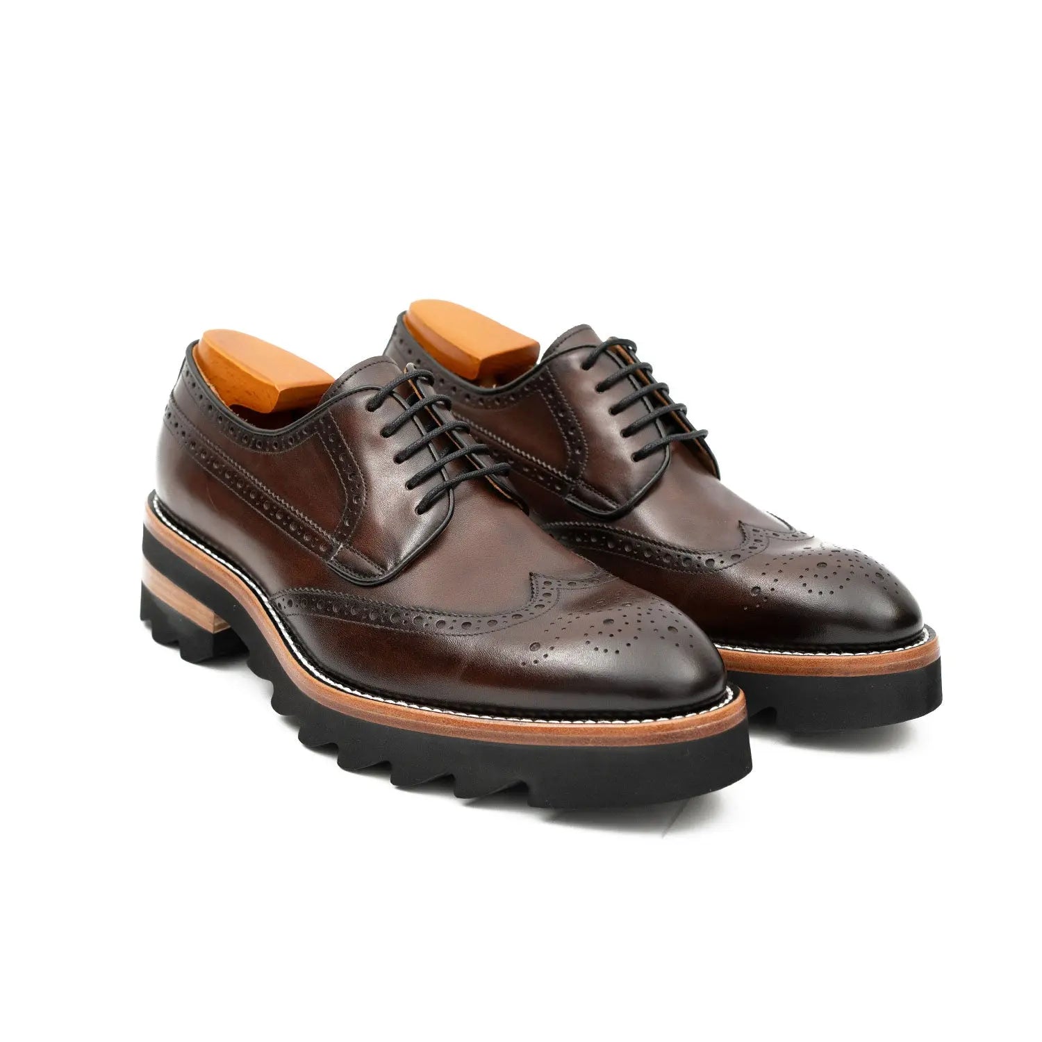 Calfskin Brogue Derby Shoes with Unique Leather Brown VanPasch