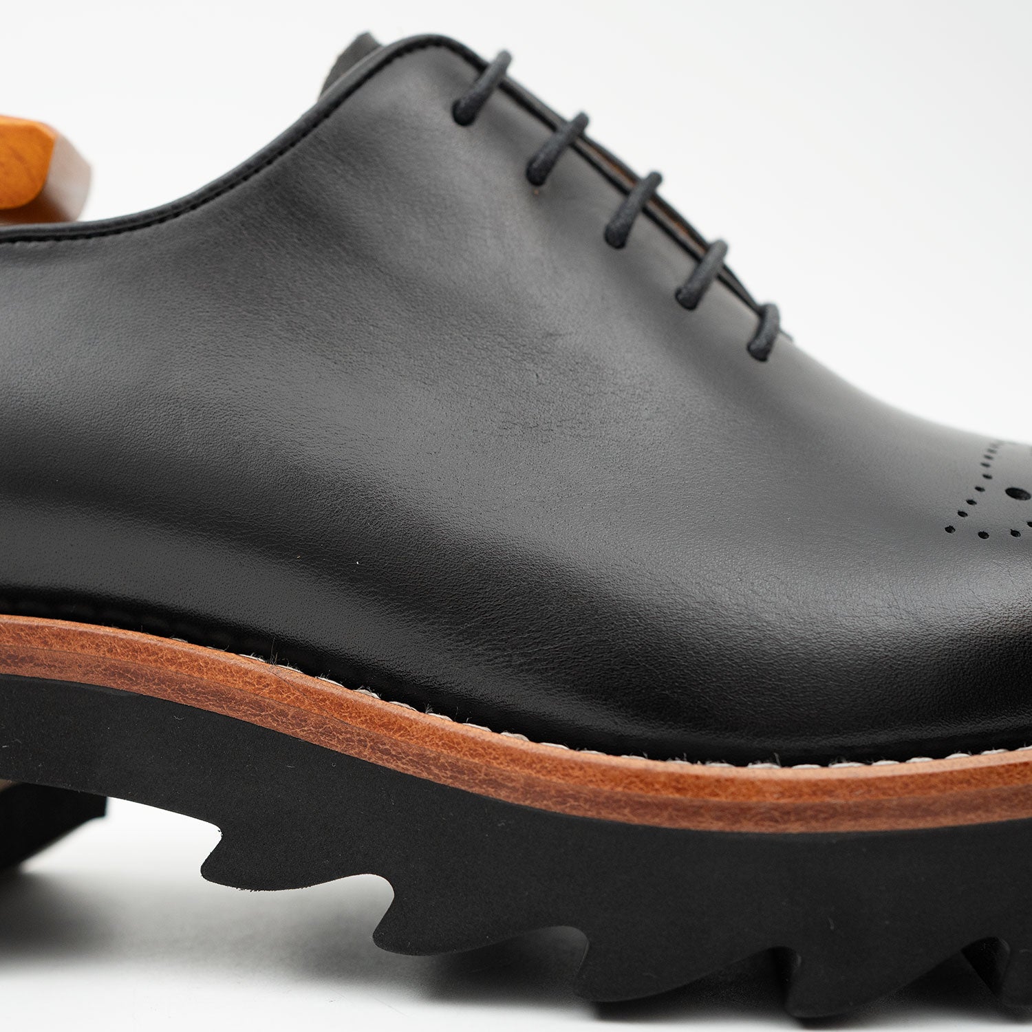 Medallion Oxford with Lug Sole