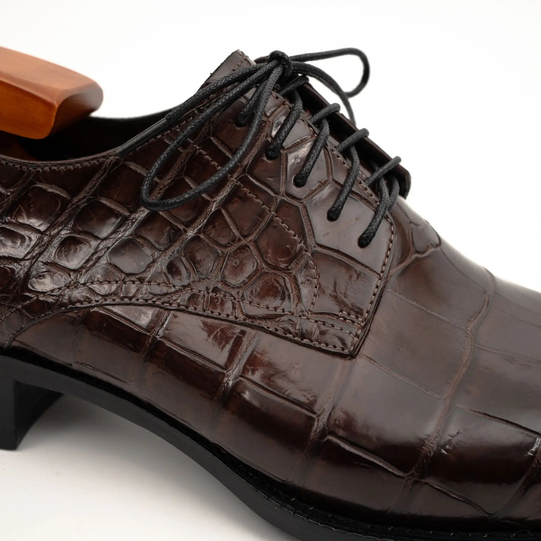 Dark Brown Crocodile-Textured Derby VanPasch