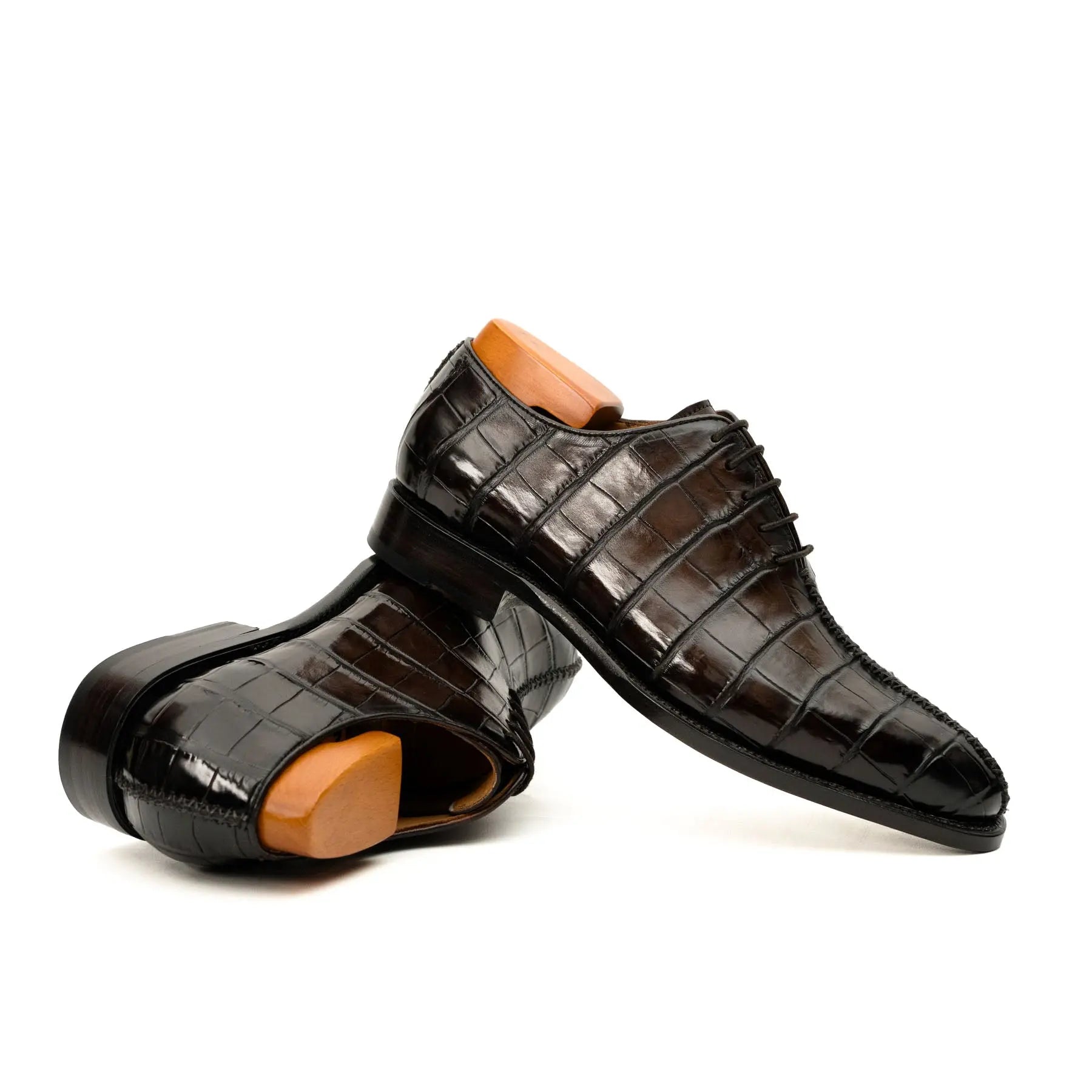Dark Brown Crocodile-Textured Oxford VanPasch