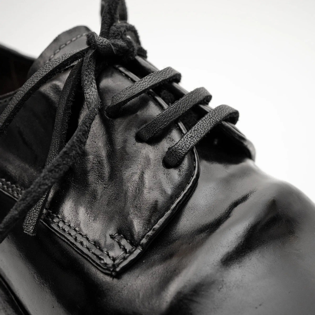 Horsehide Lug Sole Derby