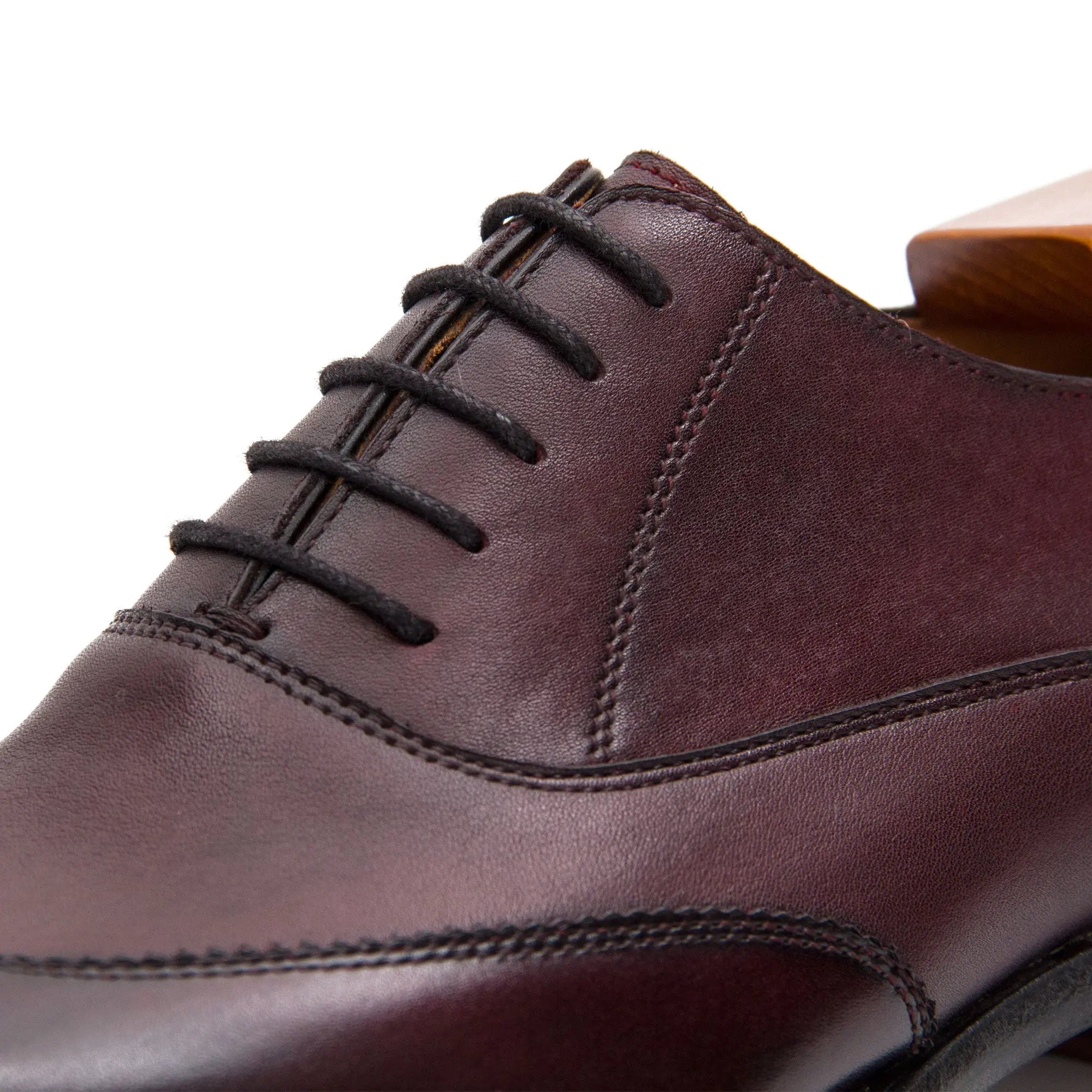 Goodyear calfskin brogue derby shoes 20562001 - VanPasch