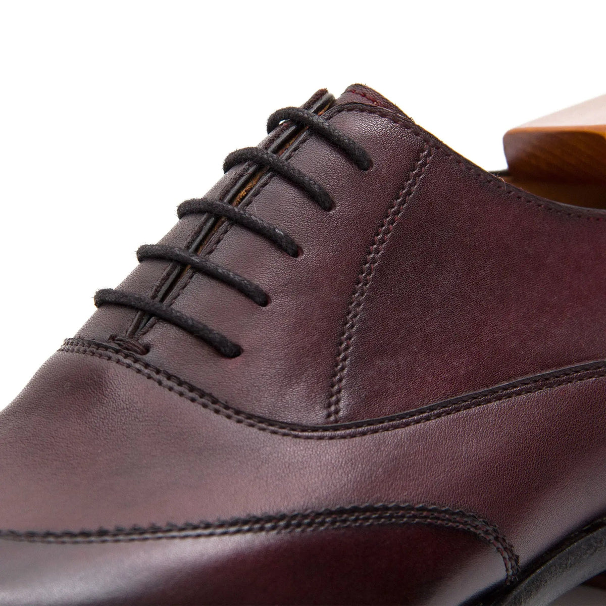 Goodyear calfskin brogue derby shoes 20562001 - VanPasch